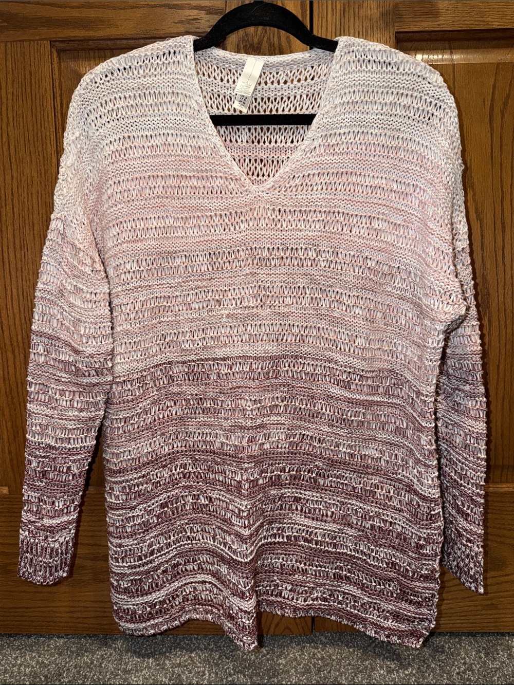 MarlaWynne Ombre Size S V-Neck Knit Sweater in Pink and White